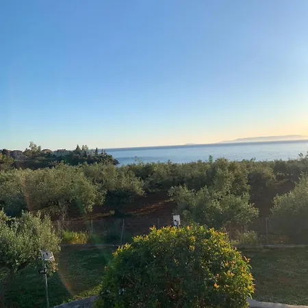 Nefeli アパート *