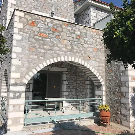 Nefeli Stoúpa
